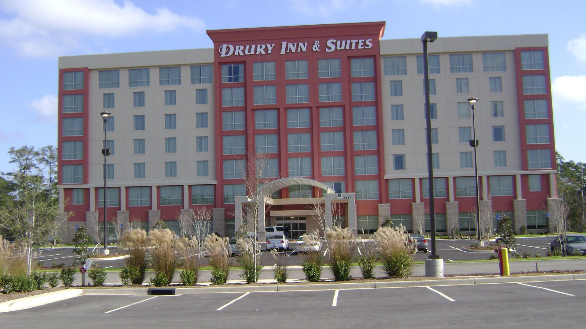 File:Drury Inn, St. Augustine Rd., Valdosta.JPG