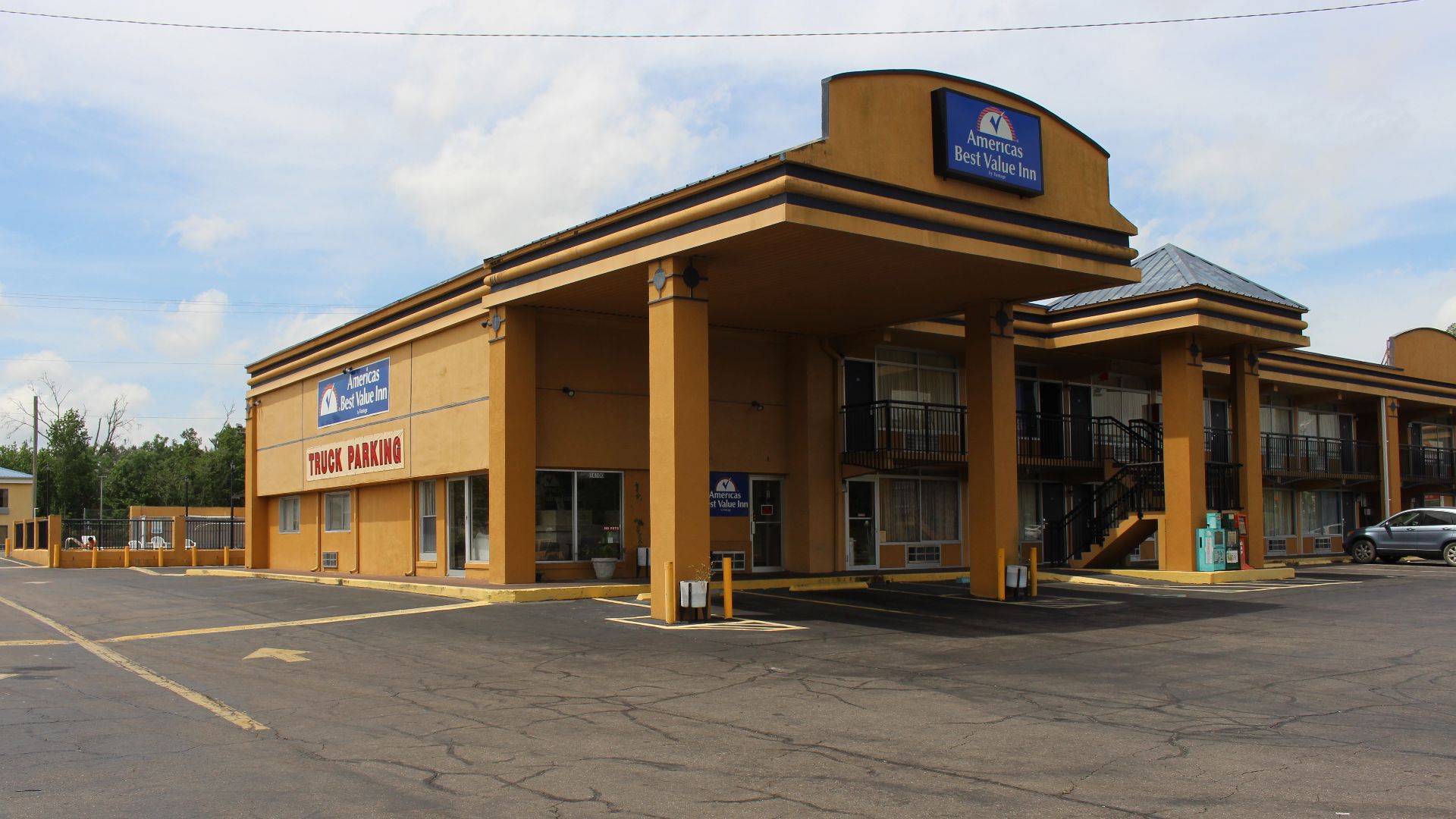 File:America's Best Value Inn, Alachua.jpg