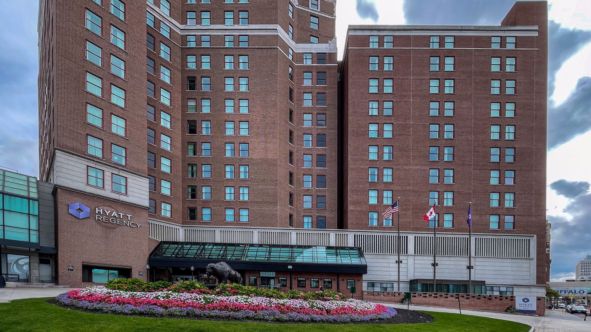 File:Hyatt Regency hotel, Buffalo New York.jpg