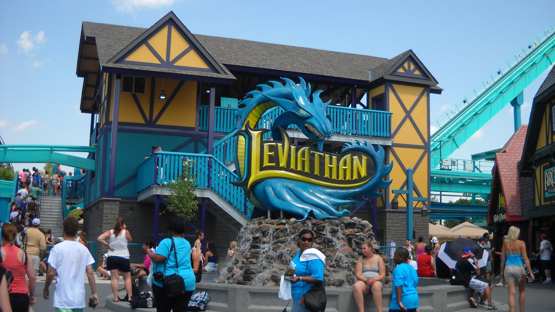 File:Leviathan station and plaza.jpg