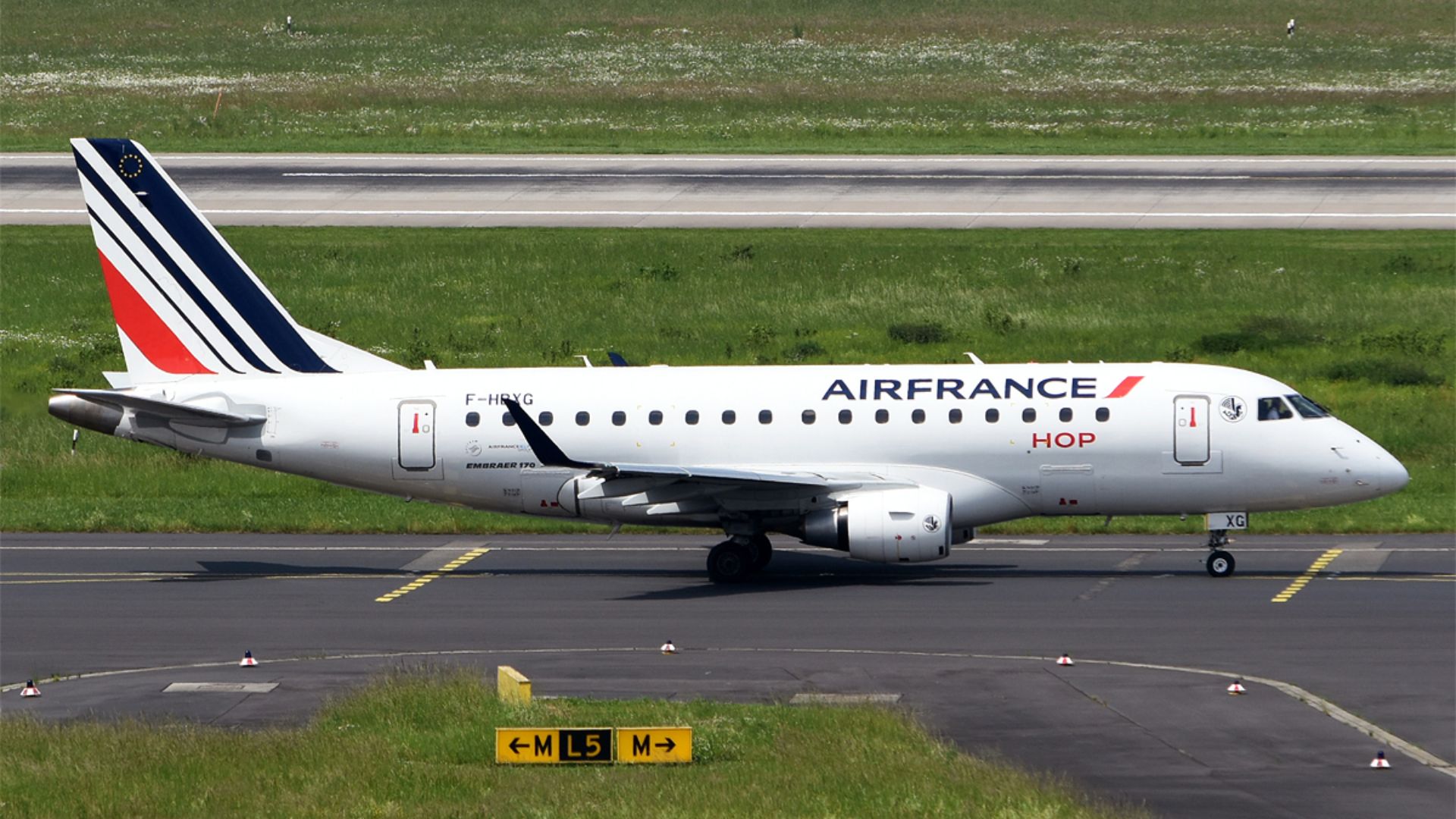 File:Air France, F-HBXG, Embraer ERJ-170STD.jpg