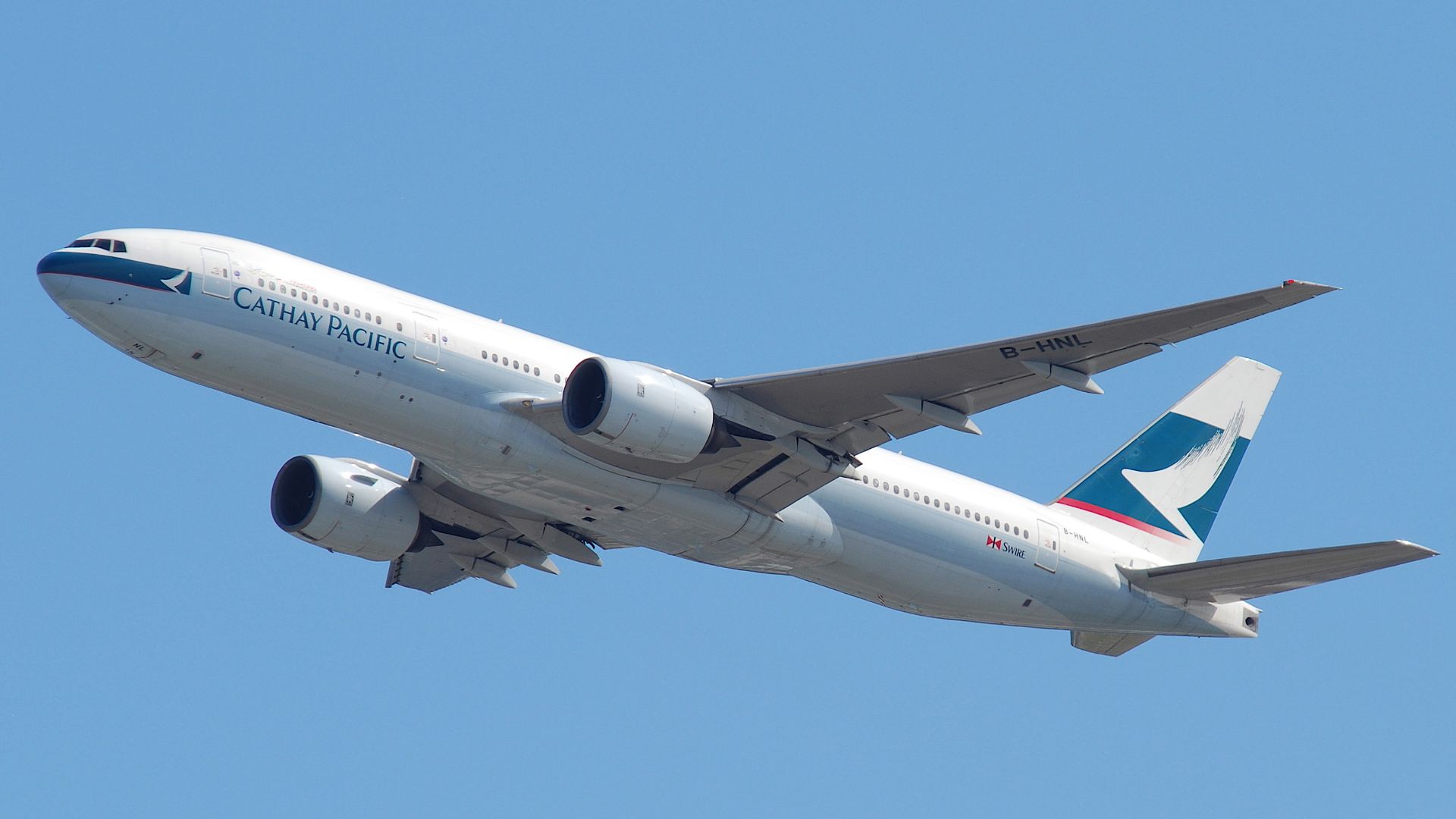 File:Cathay Pacific Boeing 777-200; B-HNL@HKG.jpg