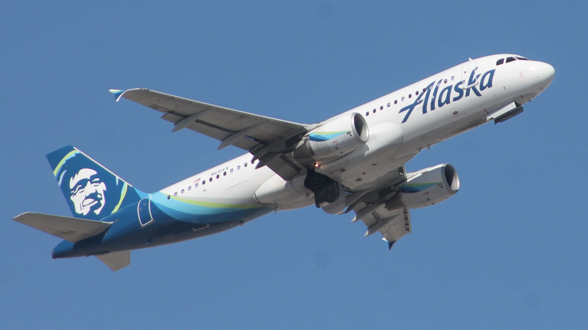 File:Alaska Airlines N641VA Taking Off From Mccarran Airport.jpg