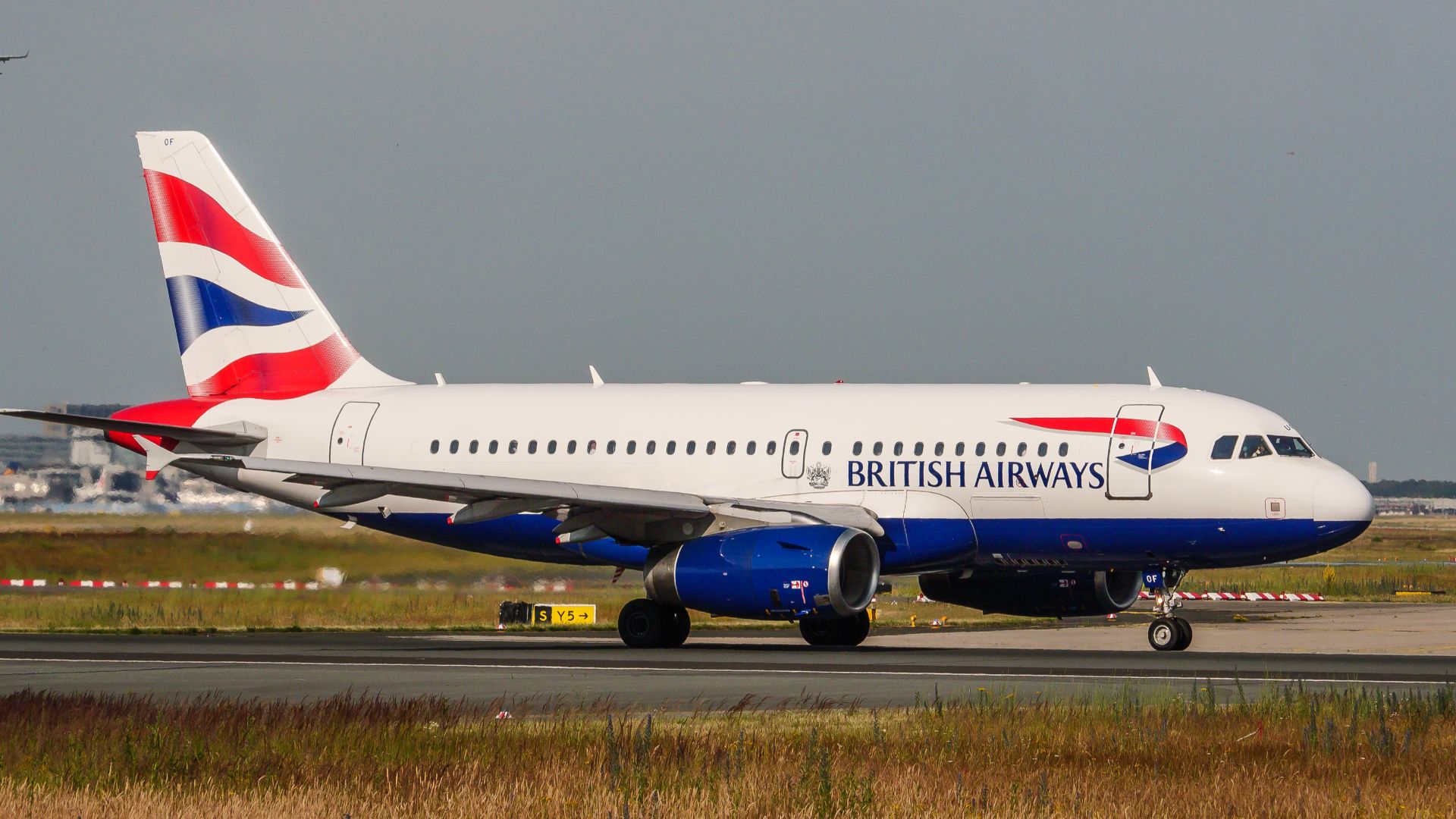 File:G-EUOF- British Airways Airbus A319.jpg