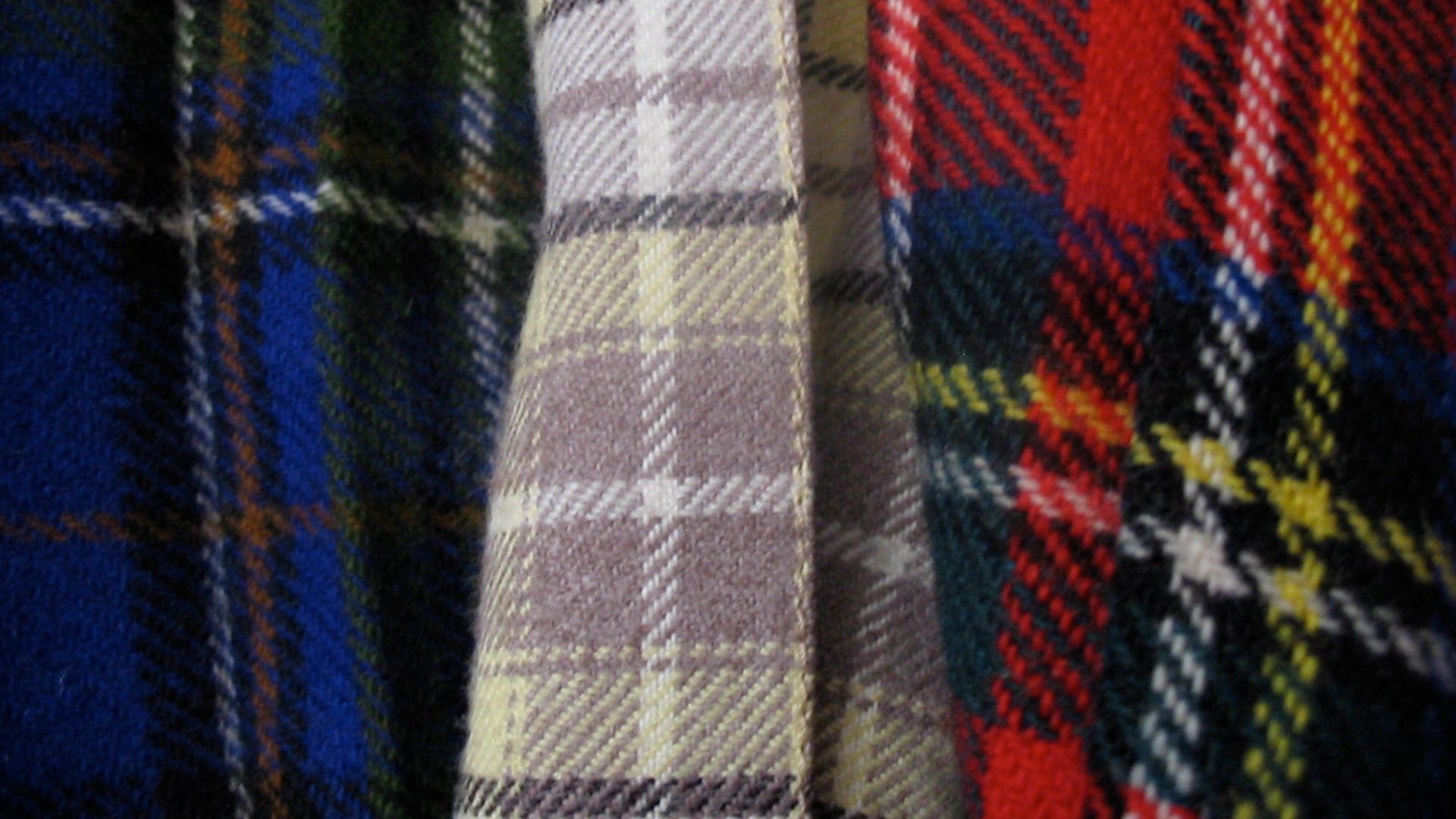 File:Three tartans.jpg