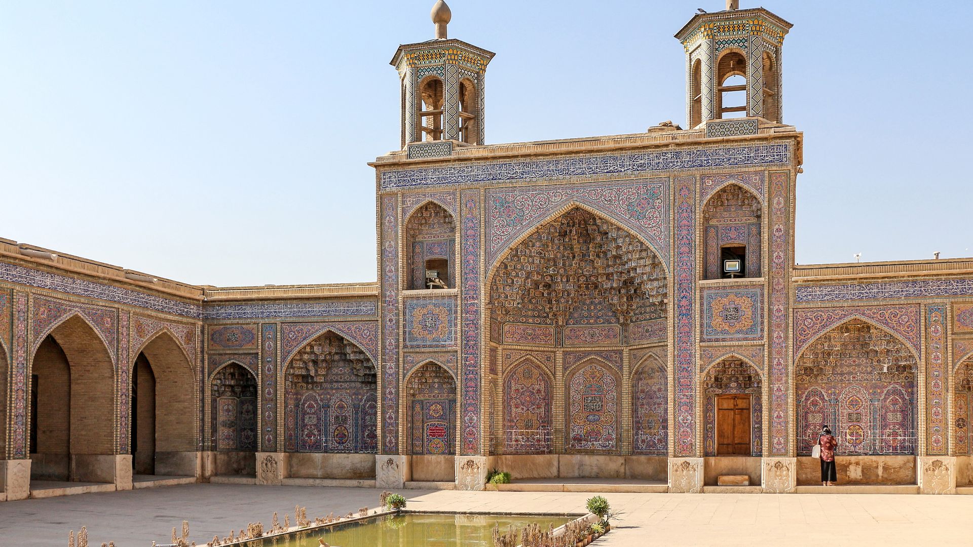 File:Nasir ol Molk Mosque, Shiraz 01.jpg