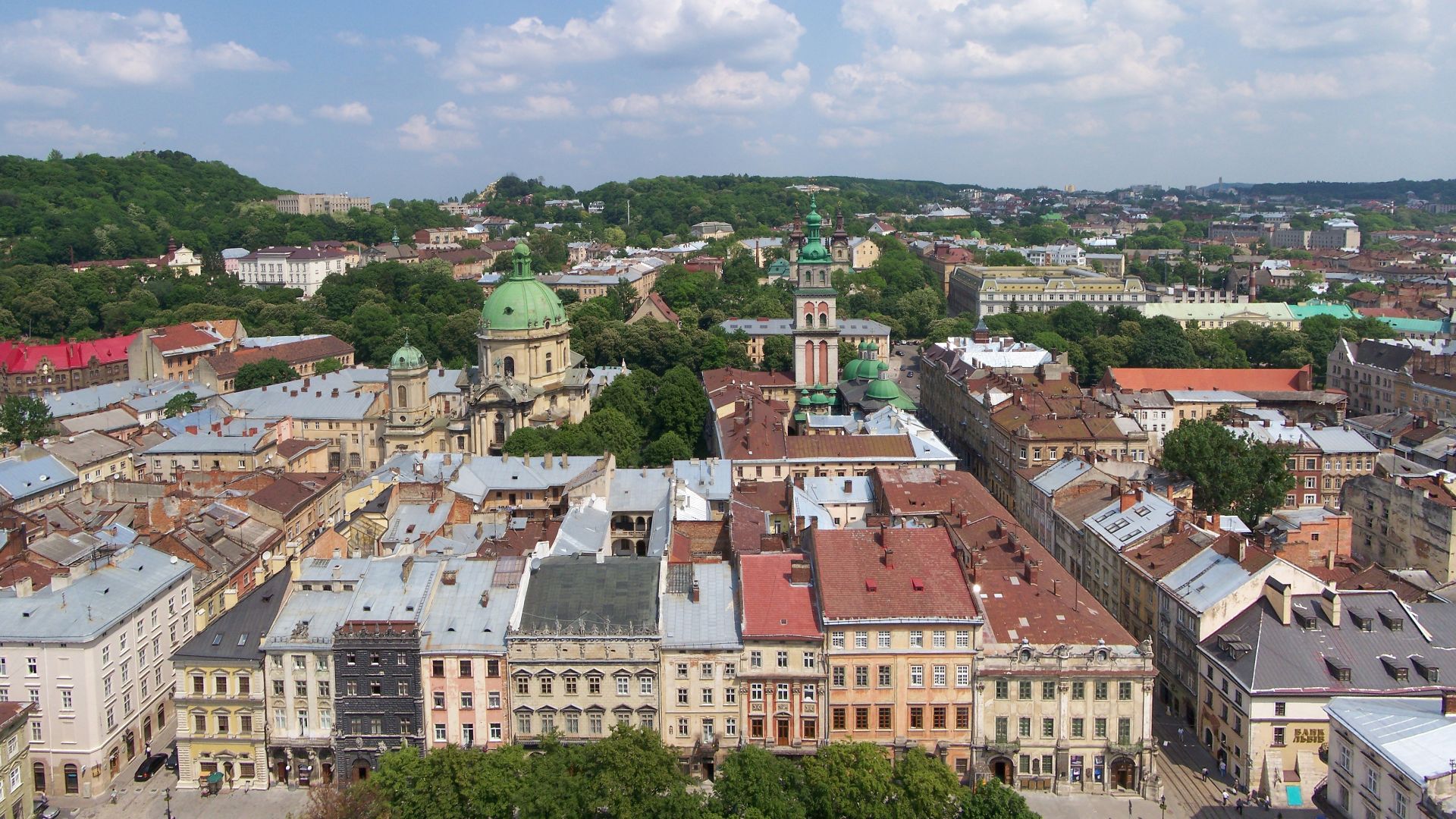 File:Lwów - Widok z wieży ratuszowej 01.jpg