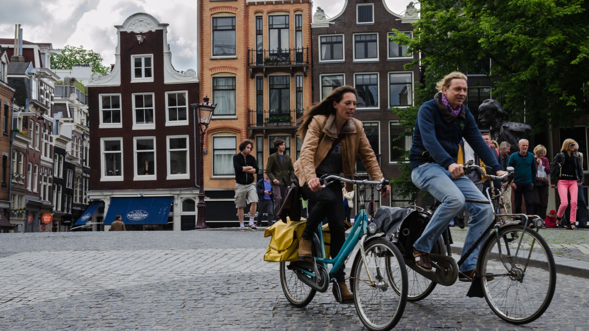 File:Amsterdam Cycling 4.jpg