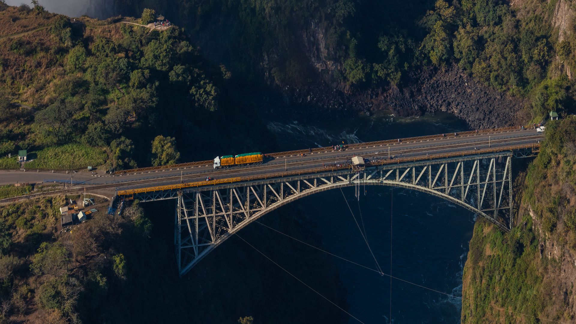 File:Puente de las cataratas Victoria, Zambia-Zimbabue, 2018-07-27, DD 10.jpg