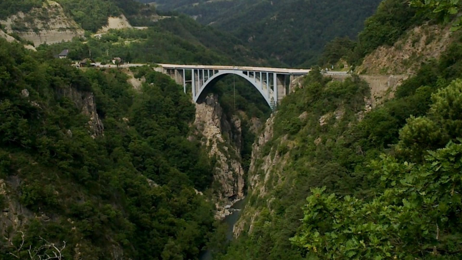 File:Isere La Mure Pont De Ponsonnas Saut Elastique 04072014 - panoramio.jpg