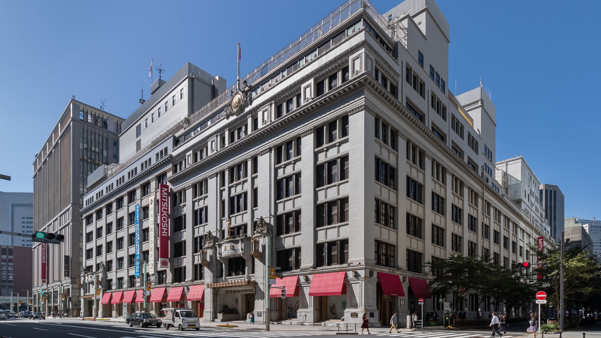 File:Mitsukoshi Nihonbashi main store 4.jpg