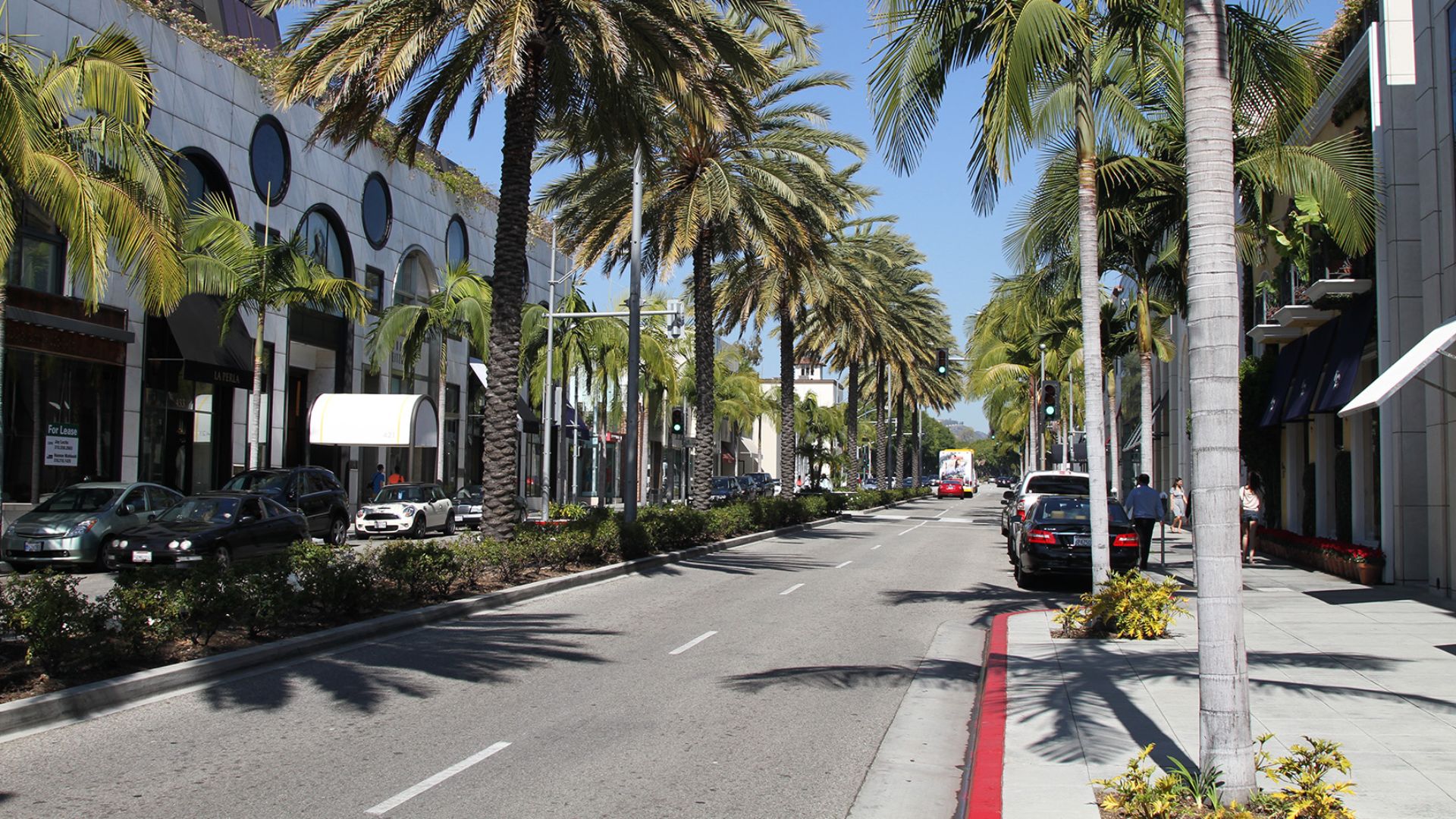 File:Rodeo Drive, Beverly Hills, LA, CA, jjron 21.03.2012.jpg
