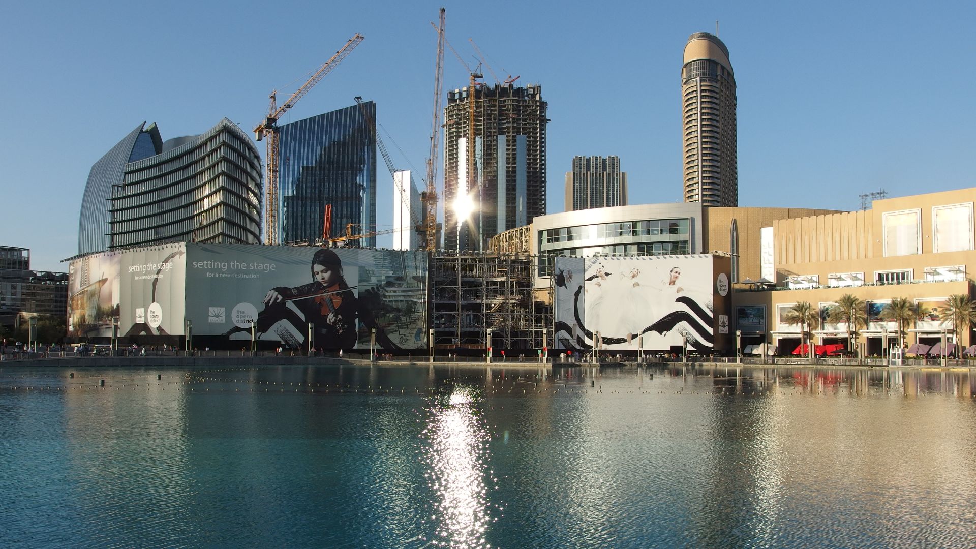 File:Dubai Mall (15256674204).jpg