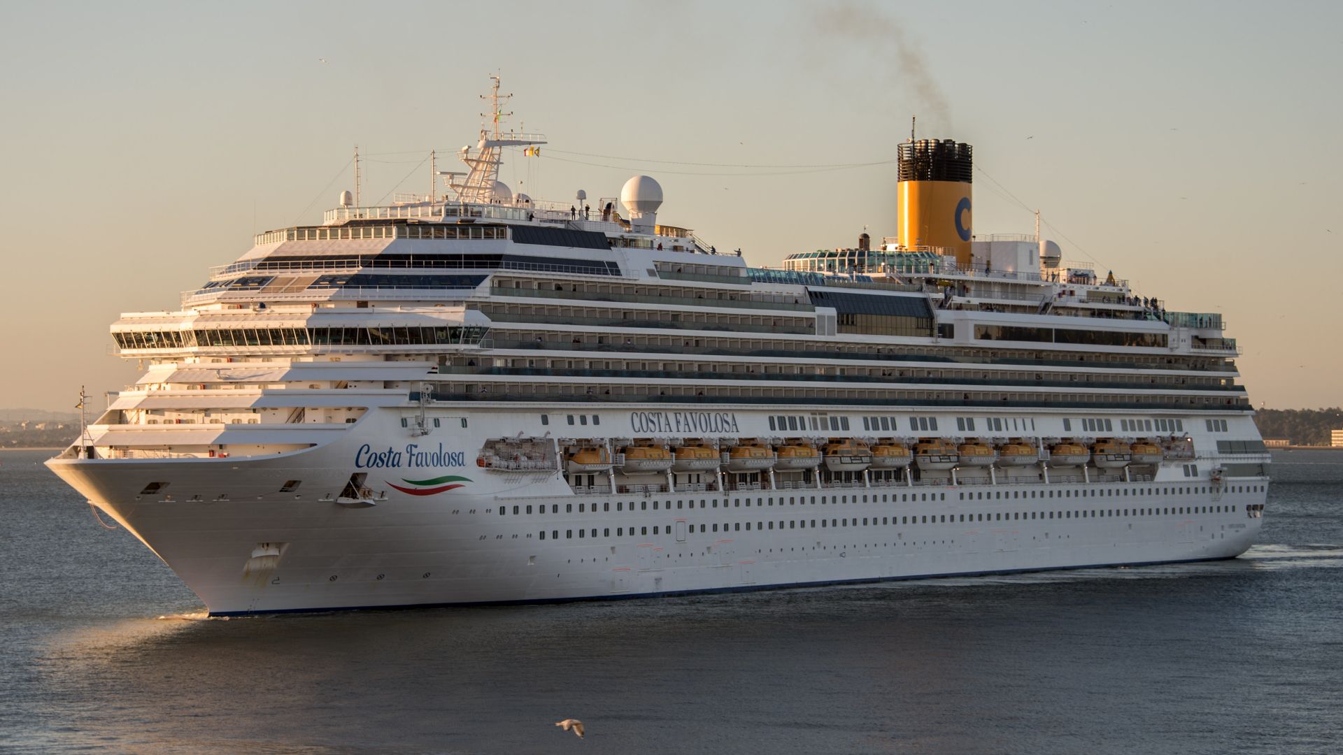 File:Costa-favolosa hg.jpg