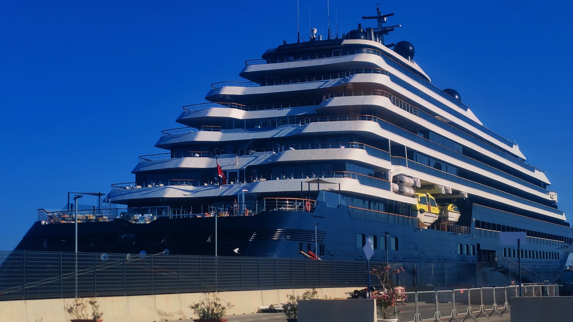 File:Evrima Yacht 2.jpg