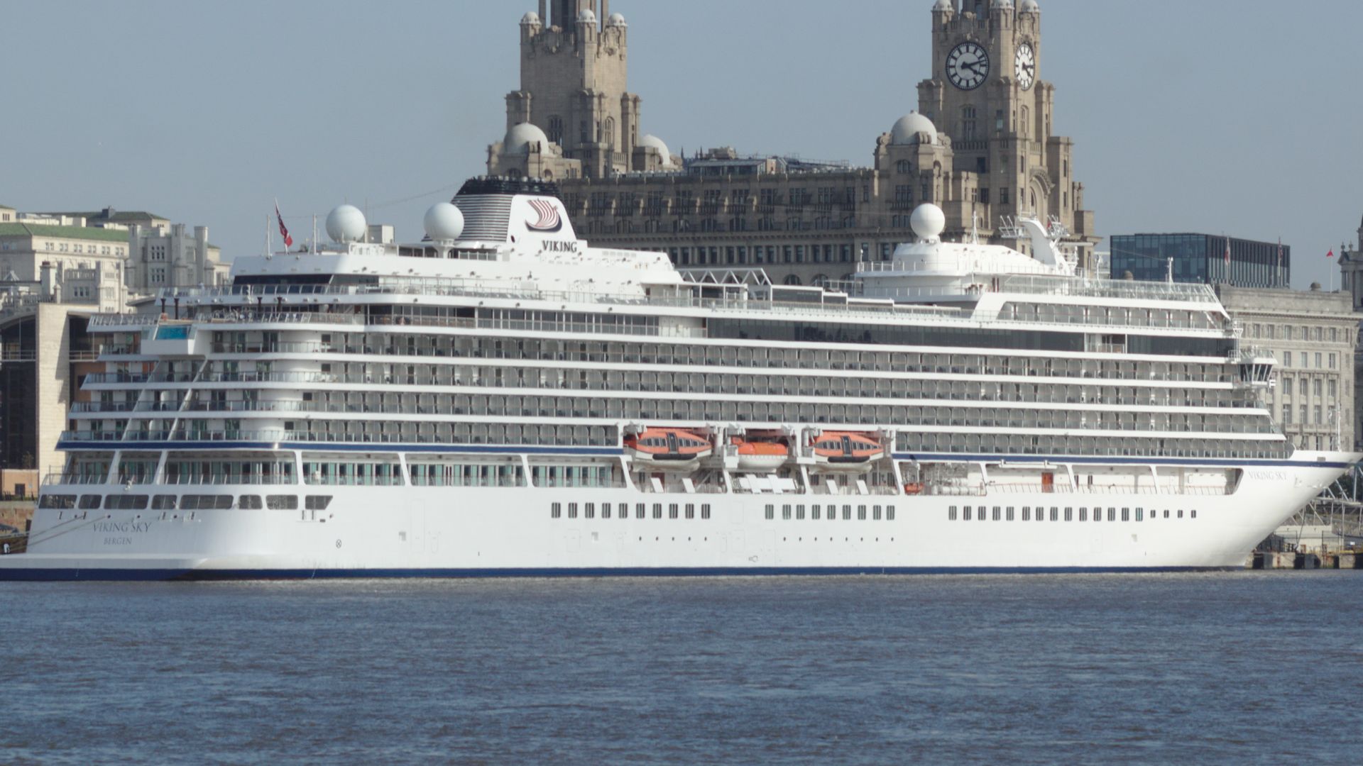 File:Viking Sky (ship, 2017) at Liverpool 2.jpg