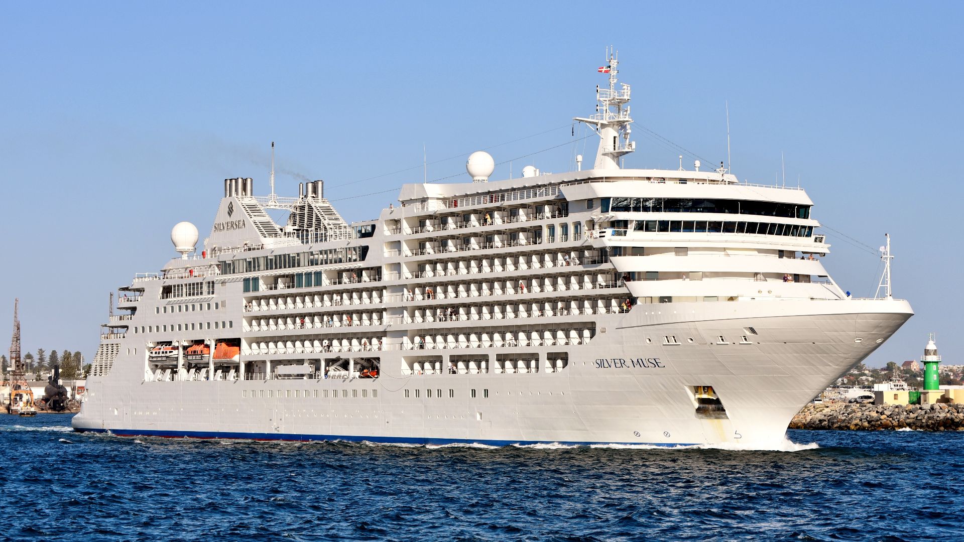 File:Silver Muse, Fremantle, 2019 (04).jpg