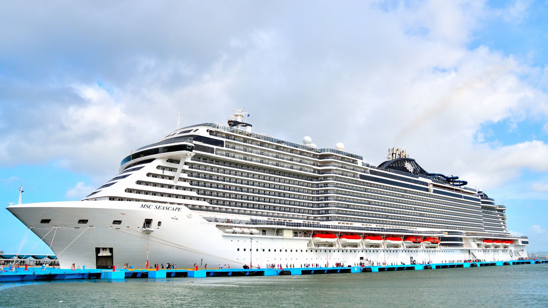 File:MSC Seascape cruise ship 3.jpg