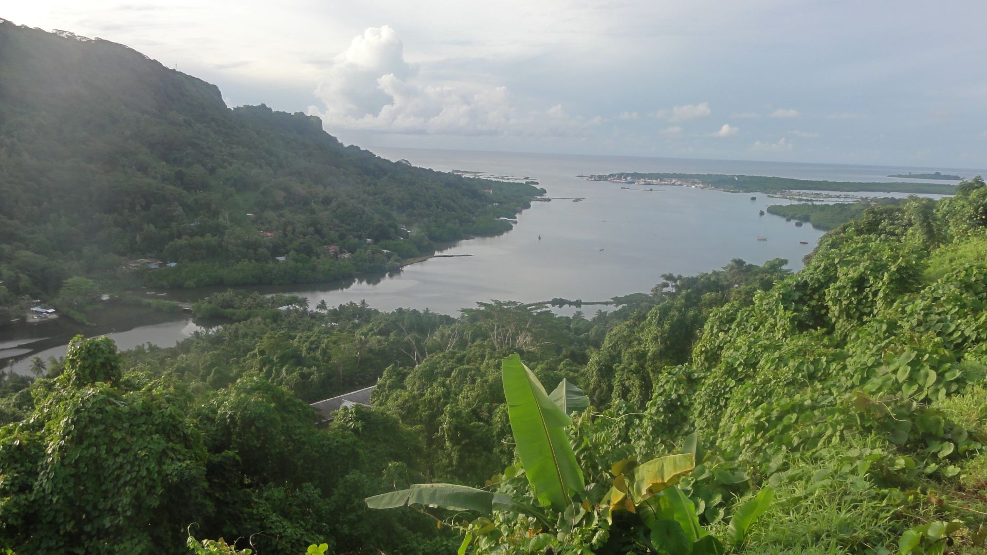 File:Federated States of Micronesia landscape, July 2011 (12425998823).jpg