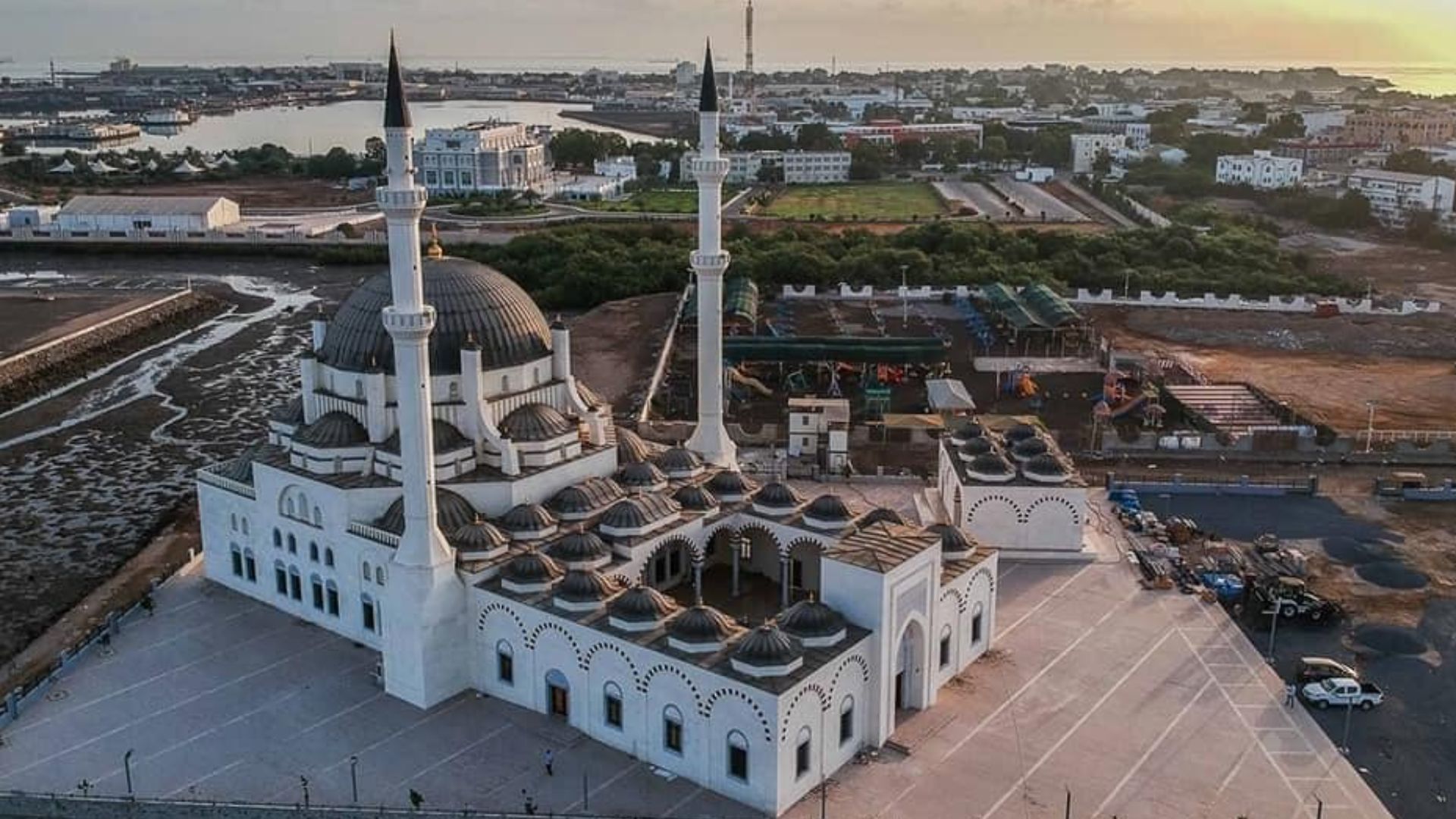 File:Photo of Abdülhamid II Mosque.jpg