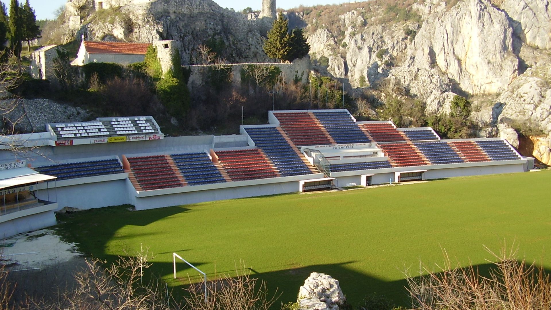 File:Gospin Dolac Stadion NK Imotski.JPG