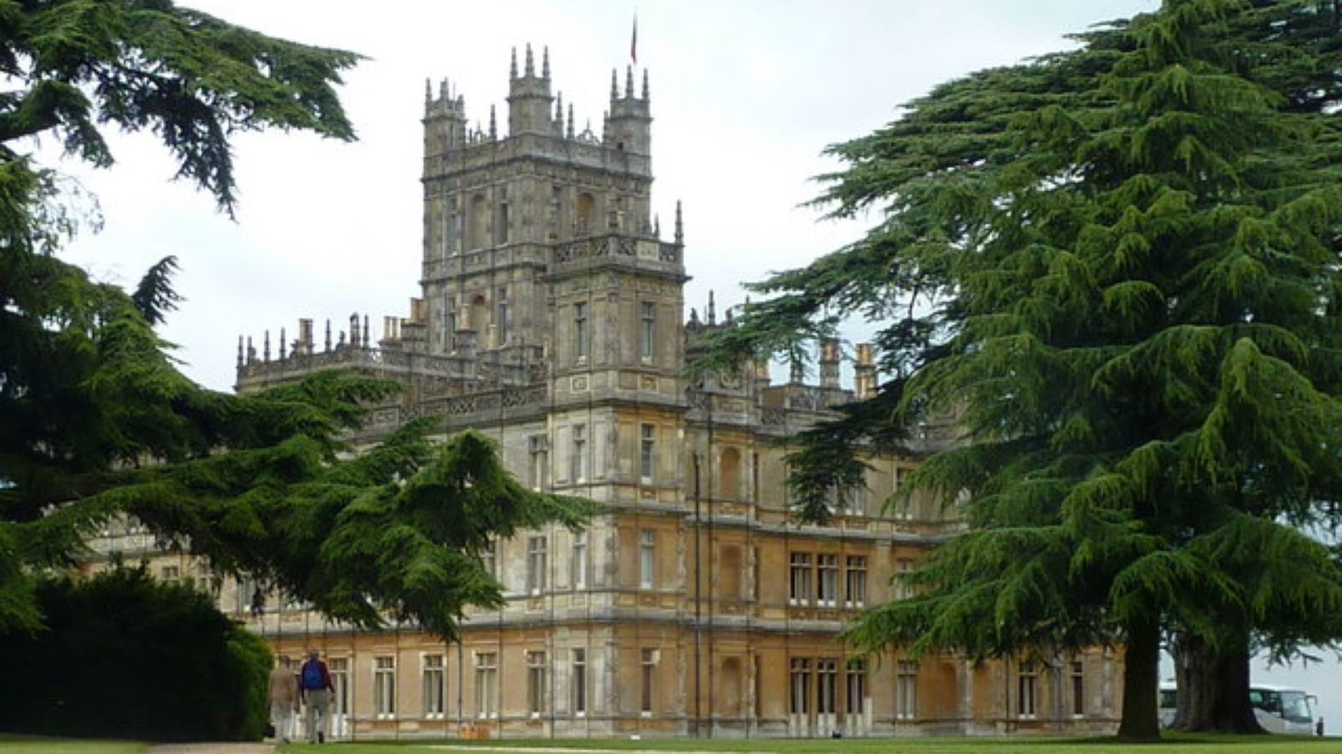 File:Highclere Castle, Highclere - geograph.org.uk - 2516178.jpg