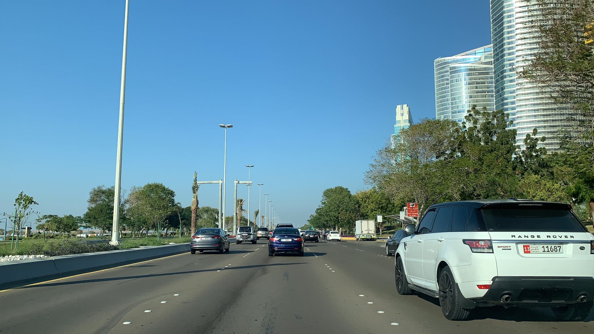 File:Corniche Road Abu Dhabi United Arab Emirates uae Travelvlogus Travel To The World.jpg