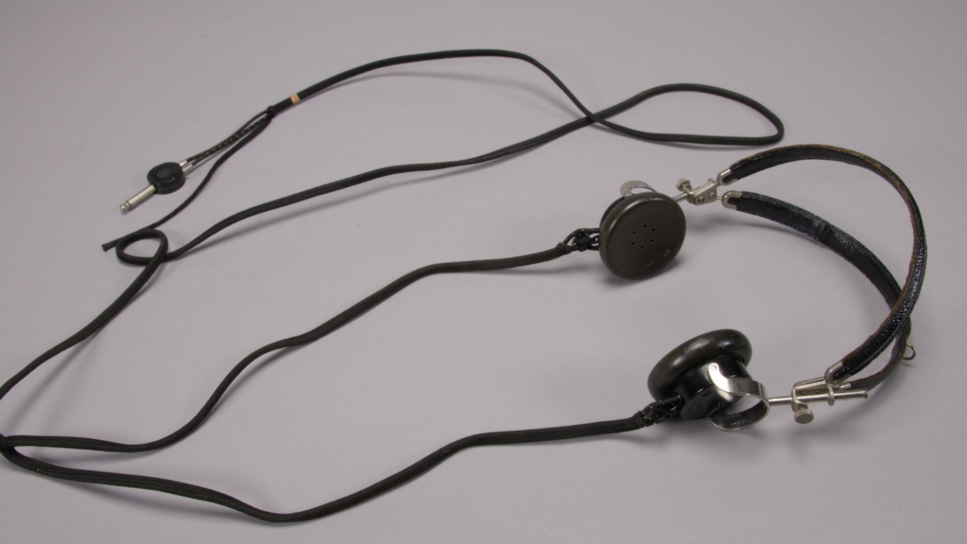 File:Headphones, Radio, Lockheed Sirius