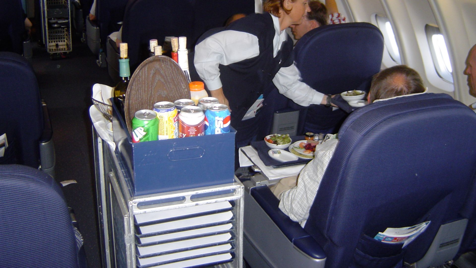 File:Inflight service.jpg