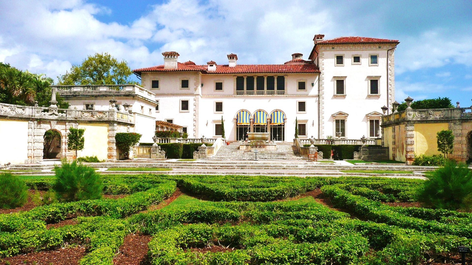 File:Villa Vizcaya 20110228.jpg