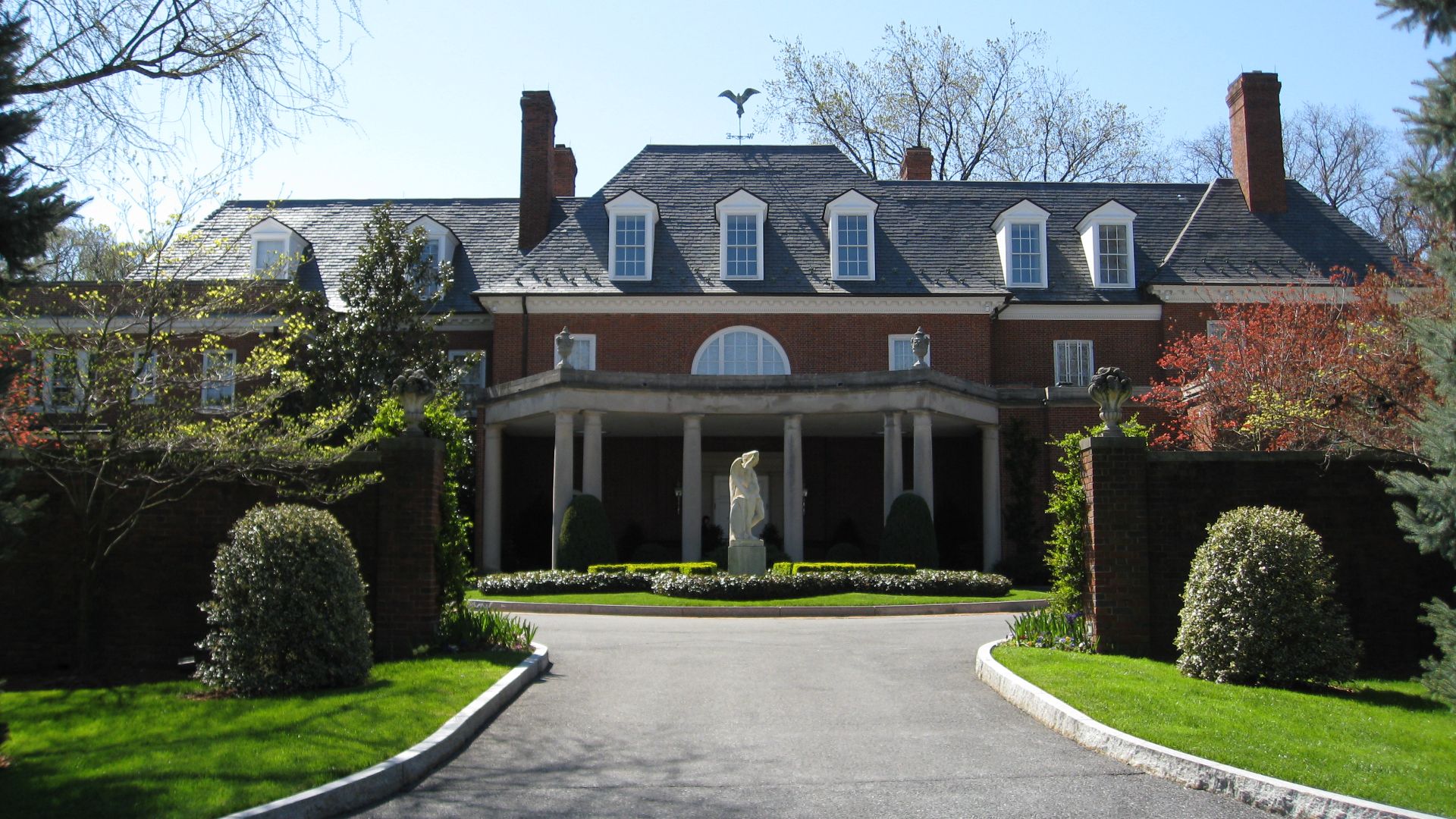 File:Hillwood Museum Exterior Front.jpg