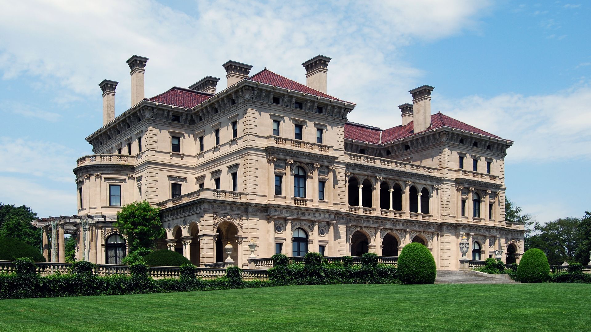 File:The Breakers Newport.jpg