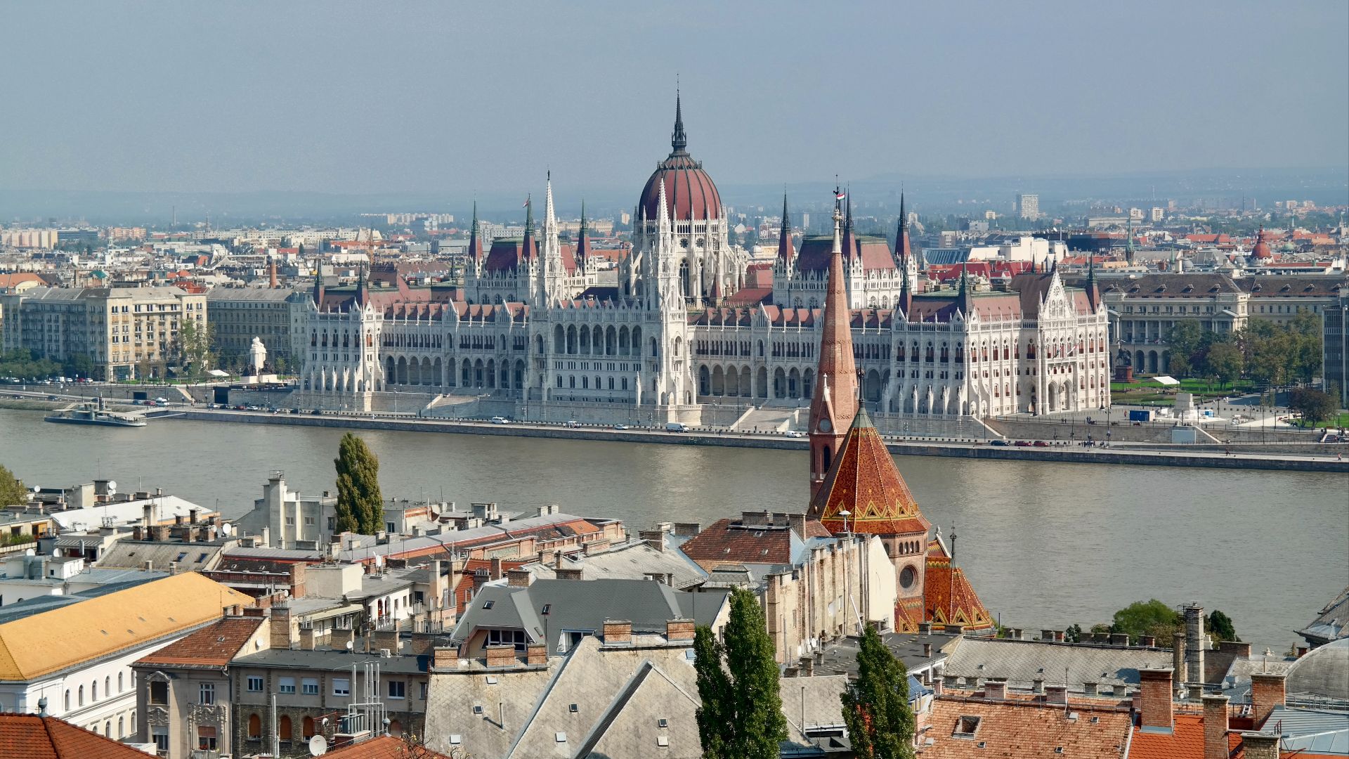 File:Hungarian Parliament Building in 2014.jpg
