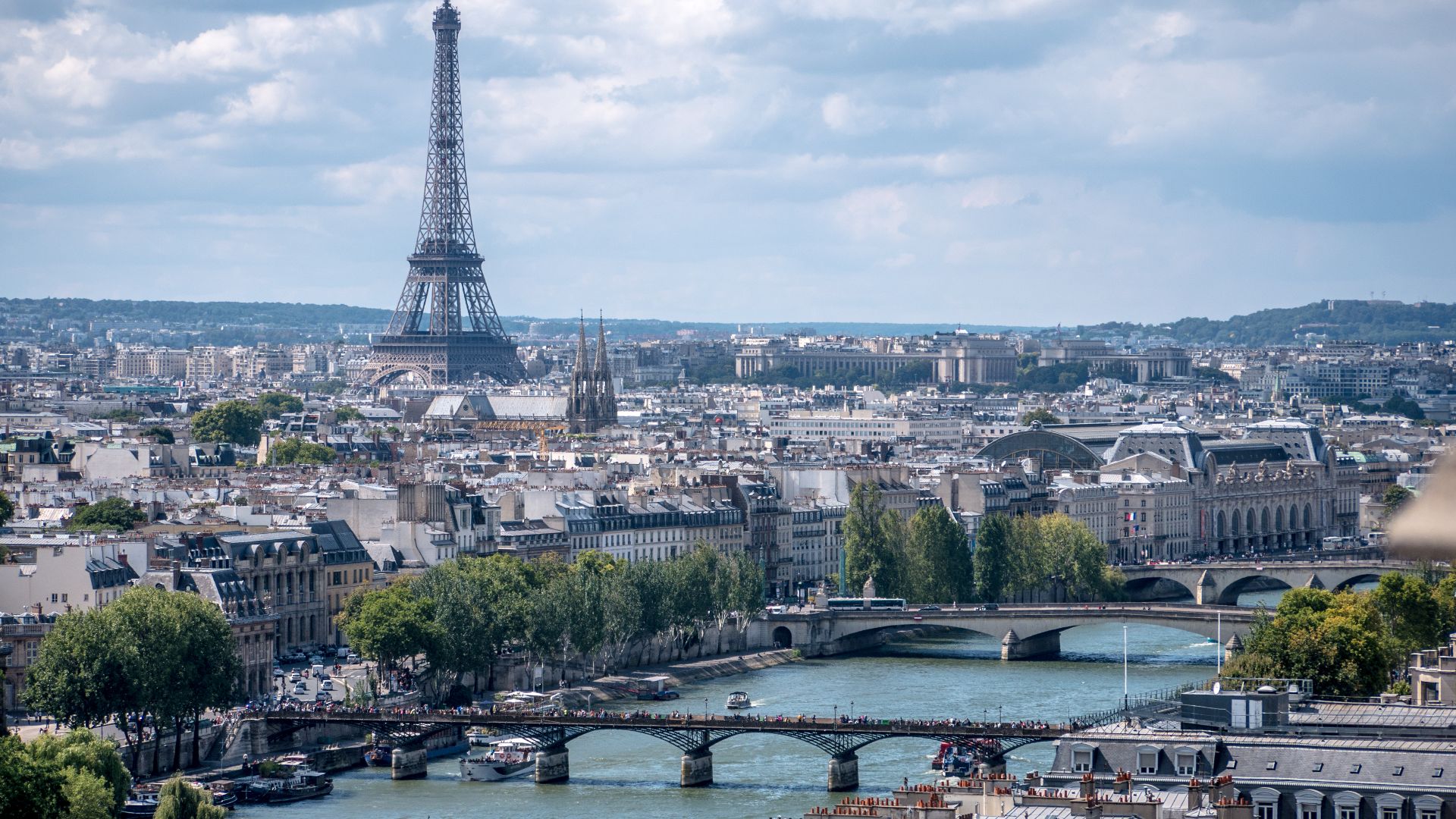 File:La Tour Eiffel vue de la Tour Saint-Jacques, Paris août 2014 (2).jpg