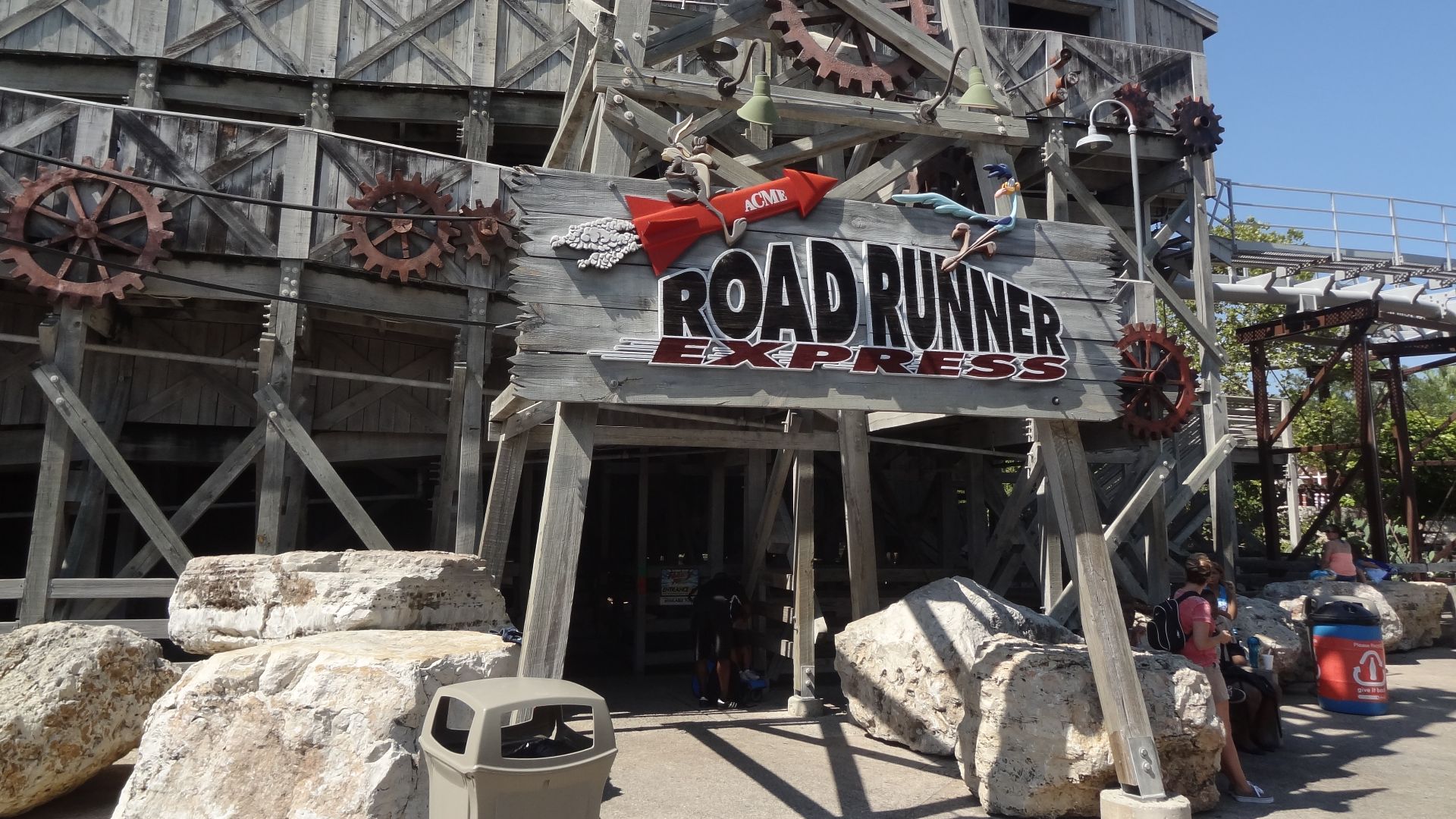 File:Road Runner Express (Six Flags Fiesta Texas) 2.jpg