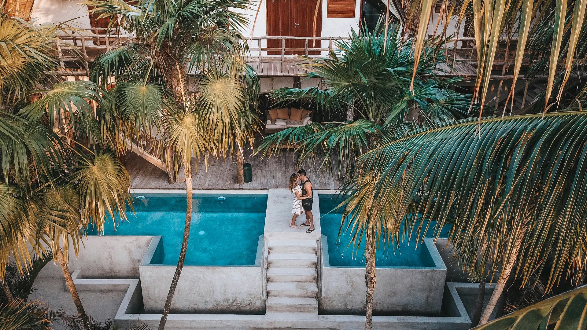 men's black sleeveless shirt