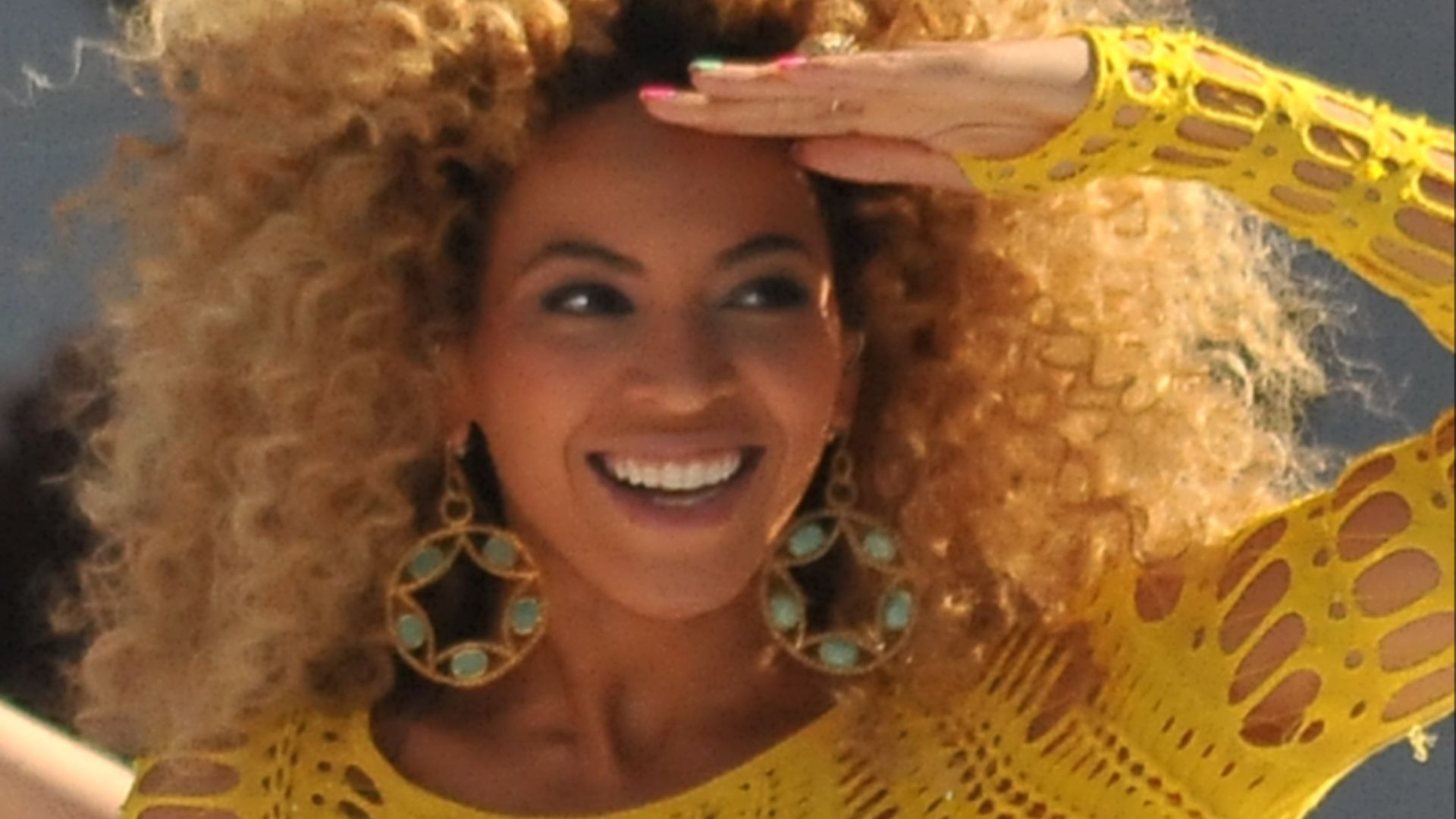 File:Beyoncé Knowles GMA Run the World cropped.jpg