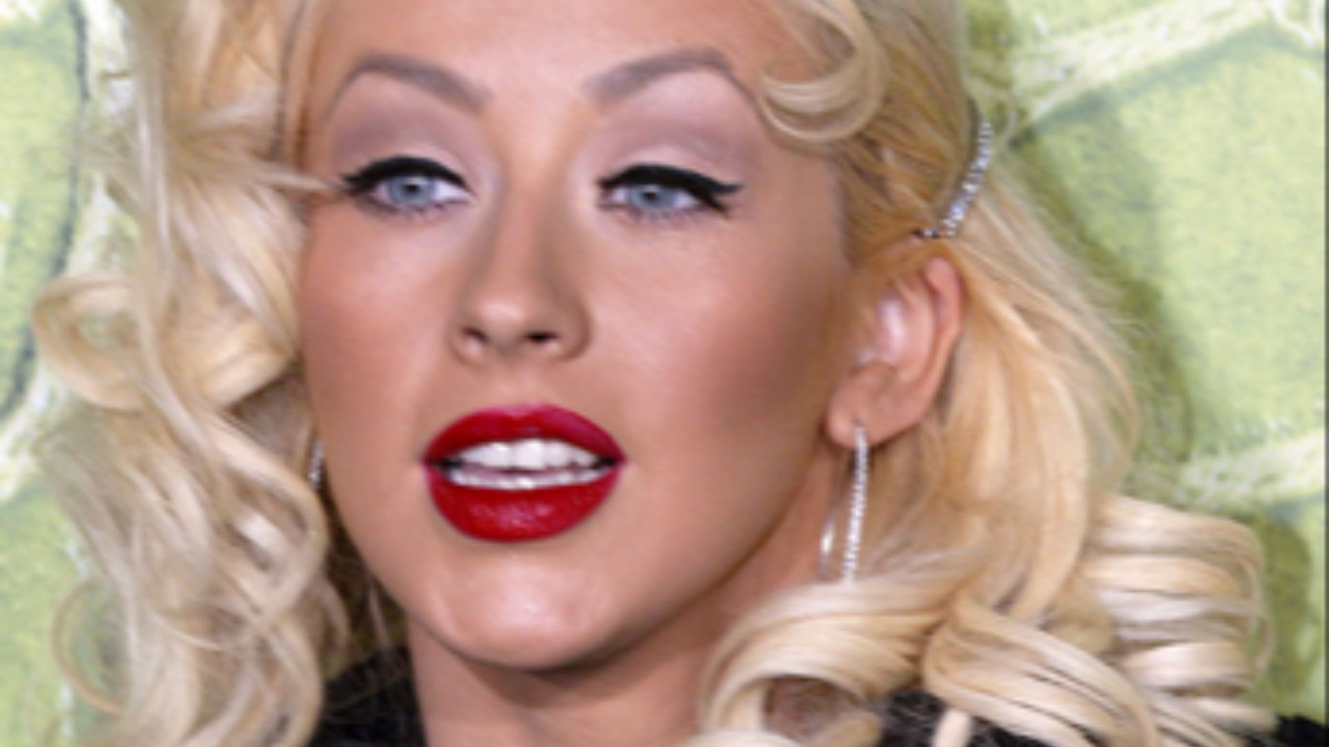 File:Christina Aguilera (2006).jpg