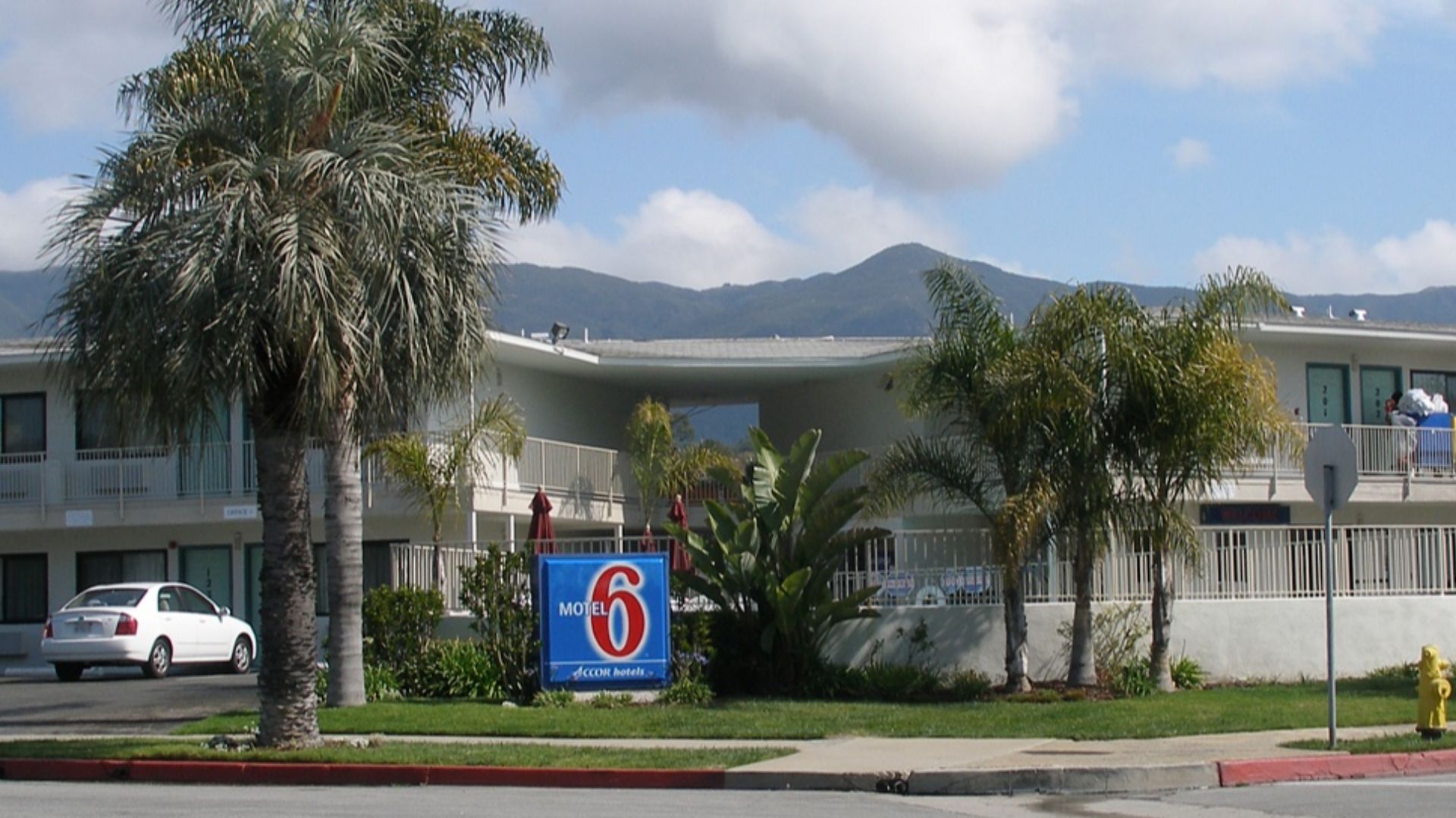 File:Thefirstmotel6.jpg