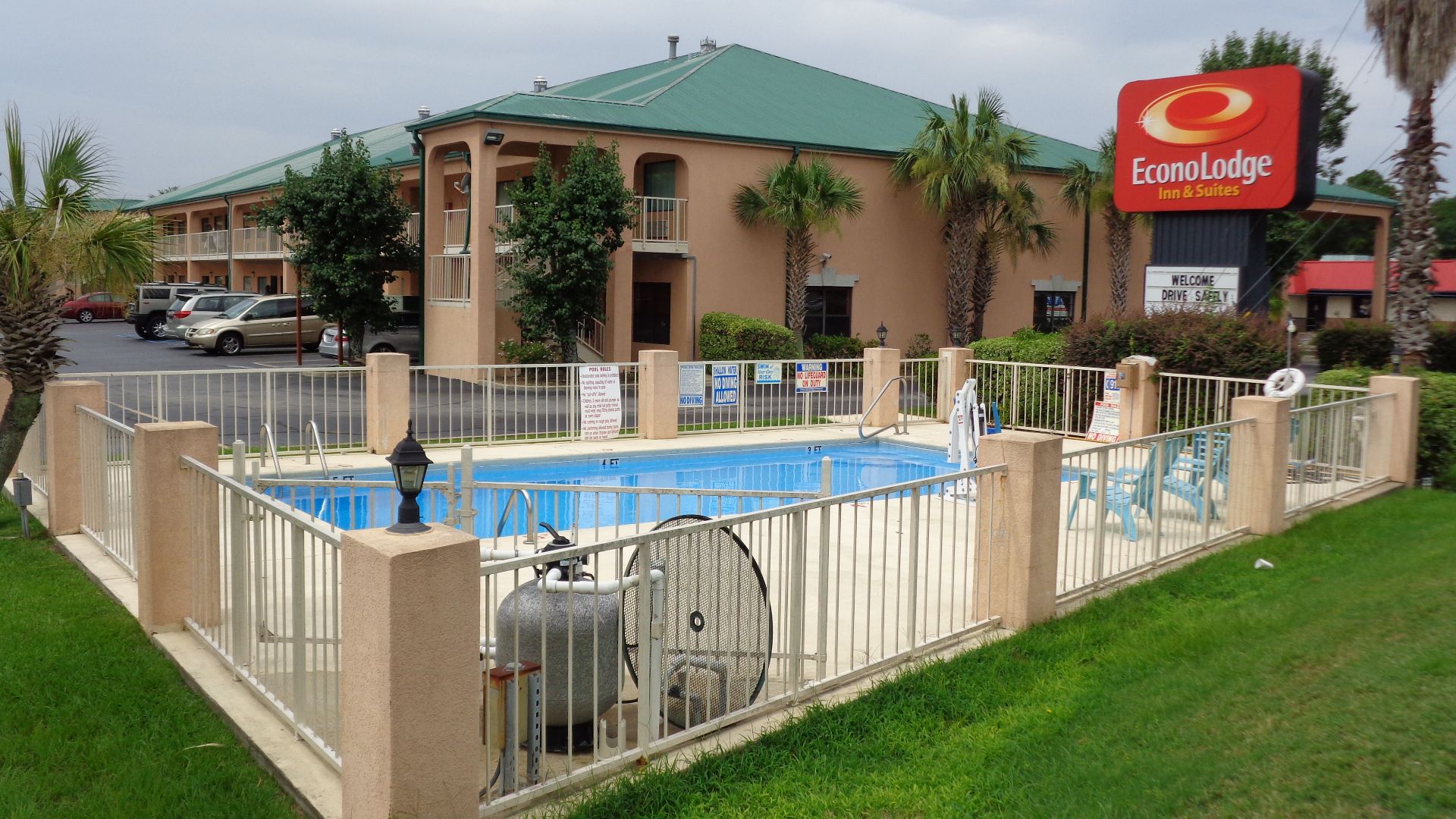 File:Econo Lodge Inn & Suites, Albany.JPG