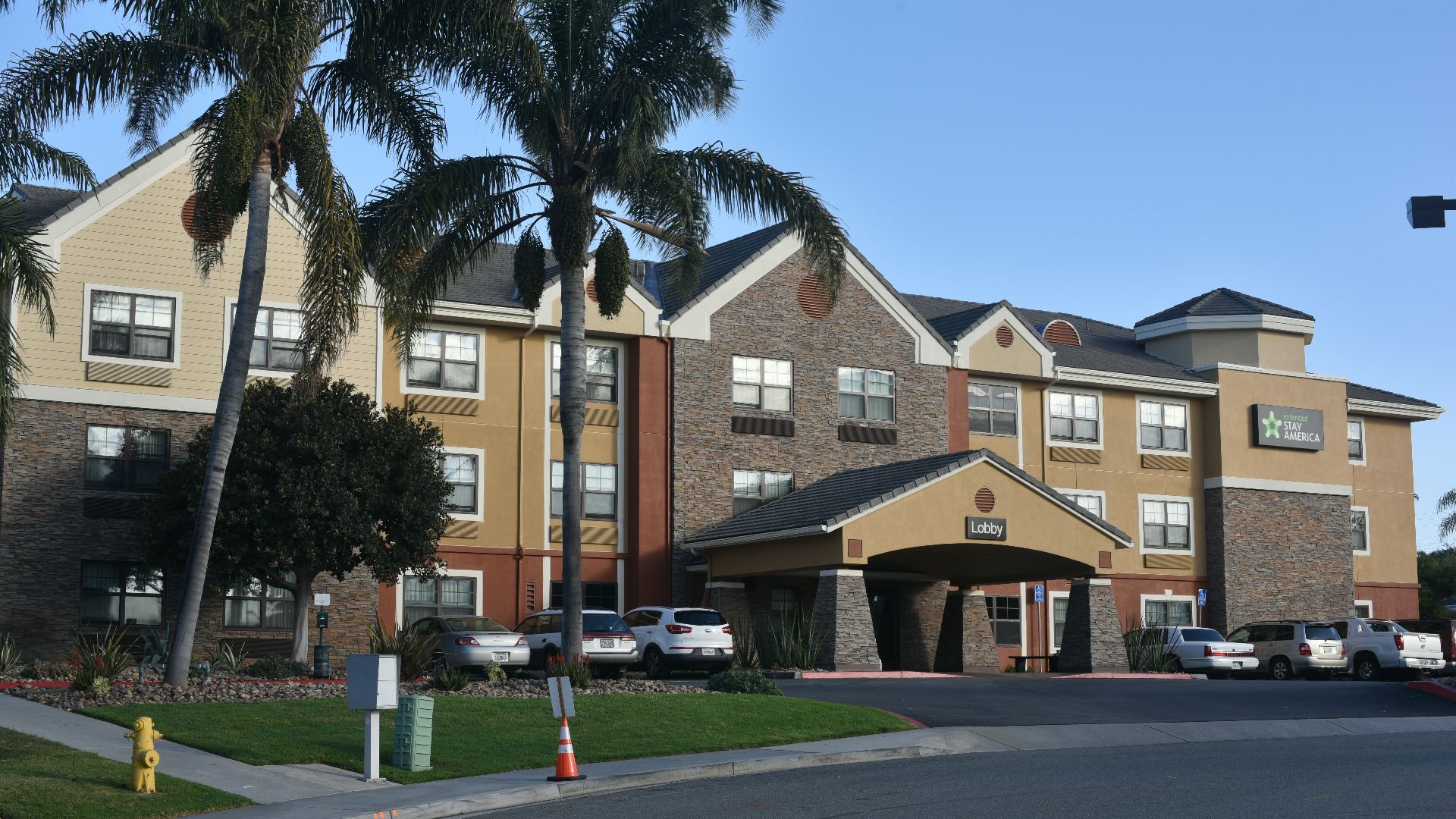 File:Extended Stay America (32710099312).jpg