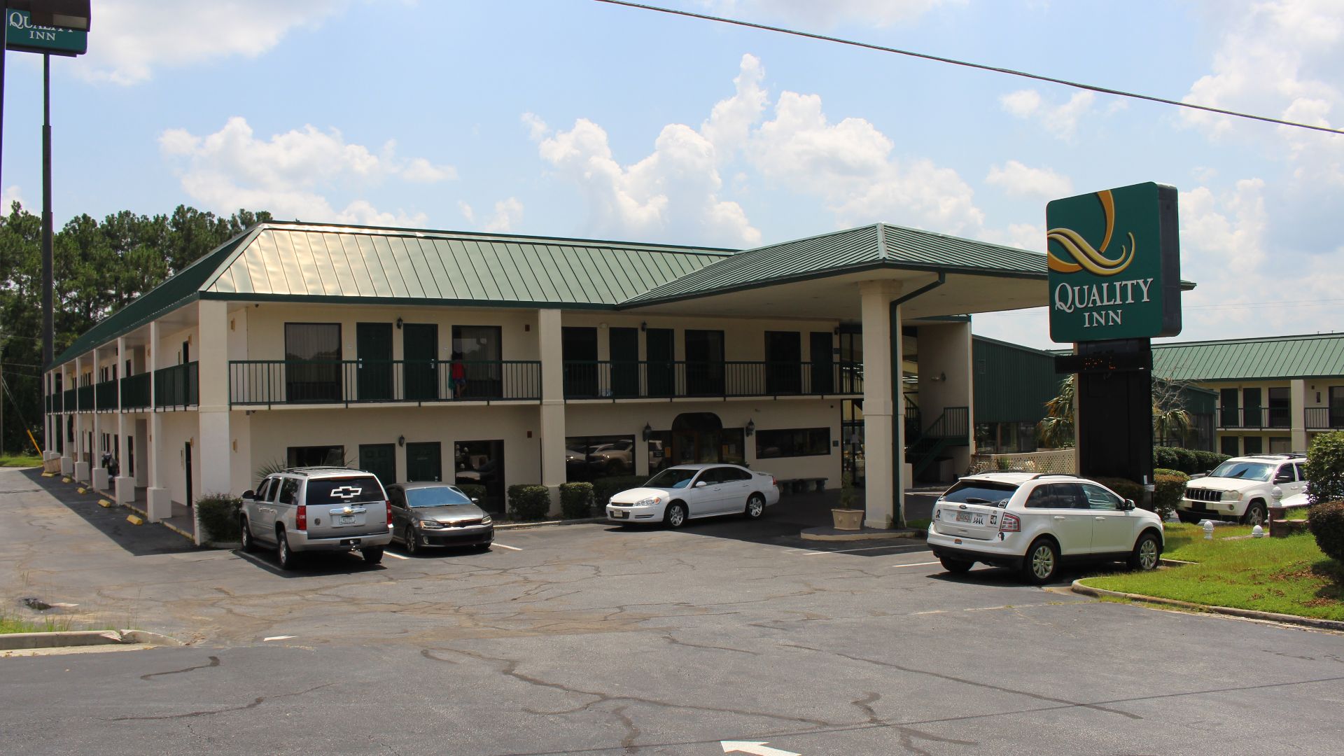 File:Quality Inn, Tifton.jpg