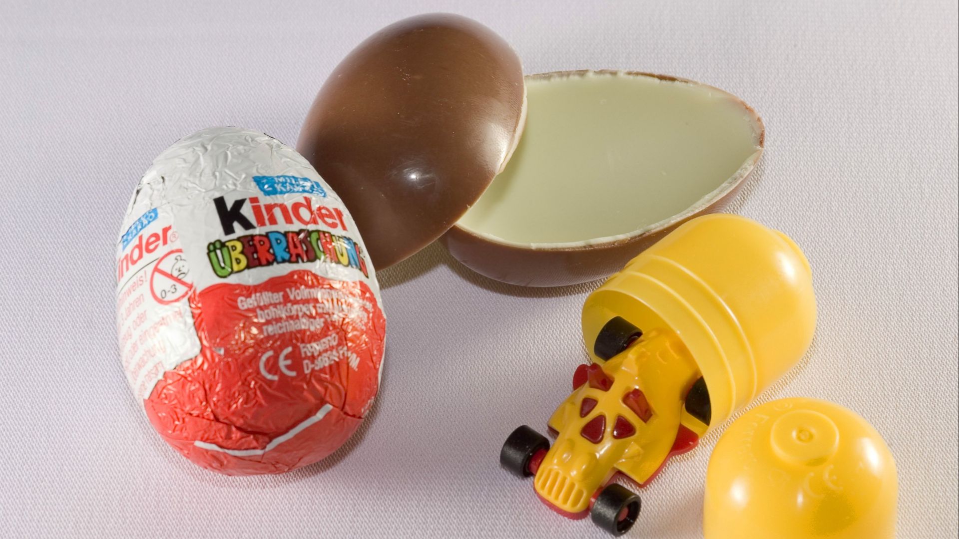 File:Kinder Surprise Egg.jpg