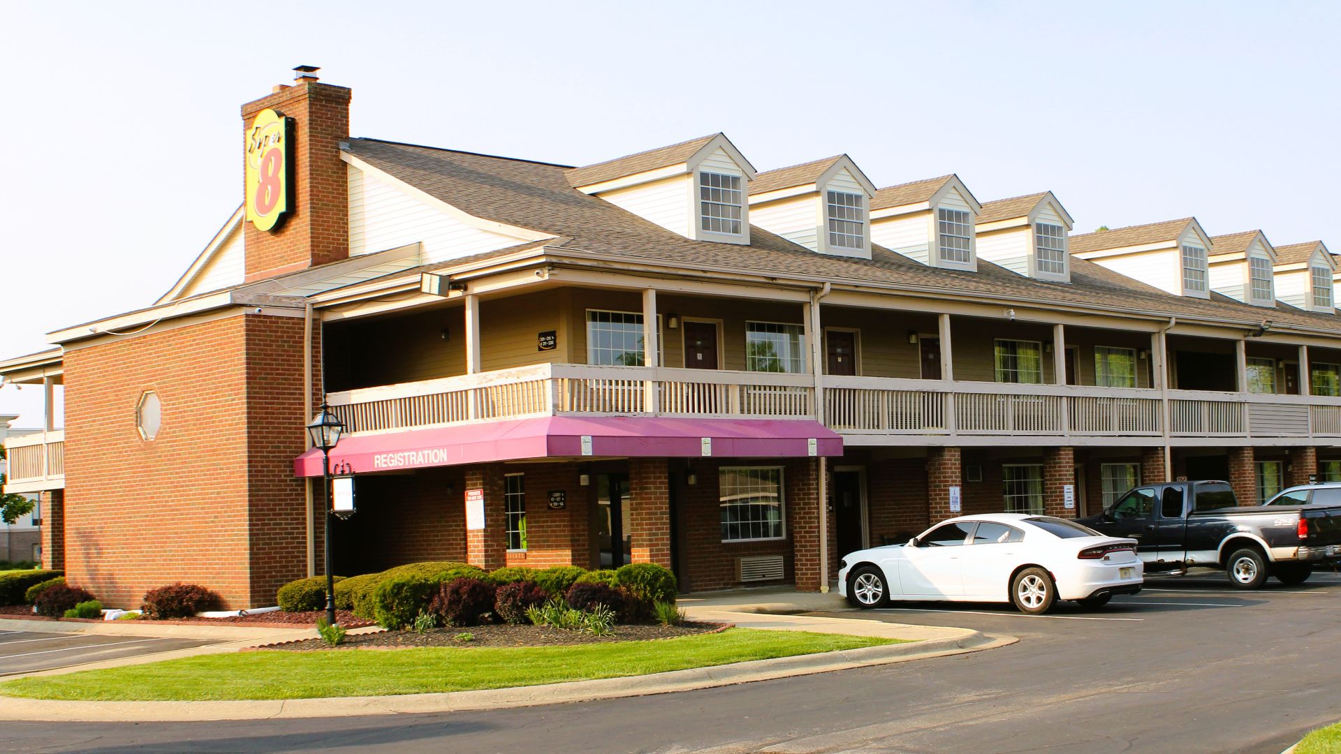 File:Super 8 - Marysville, Ohio.jpg