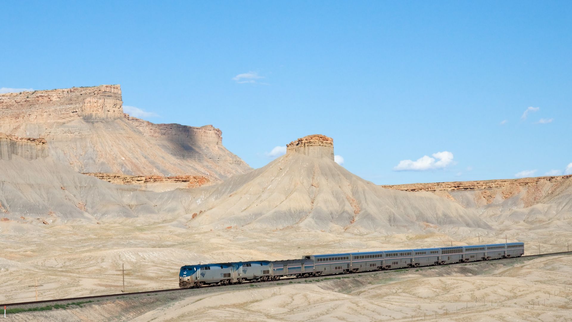 File:Amtrak California Zephyr Green River - Floy, Utah.jpg