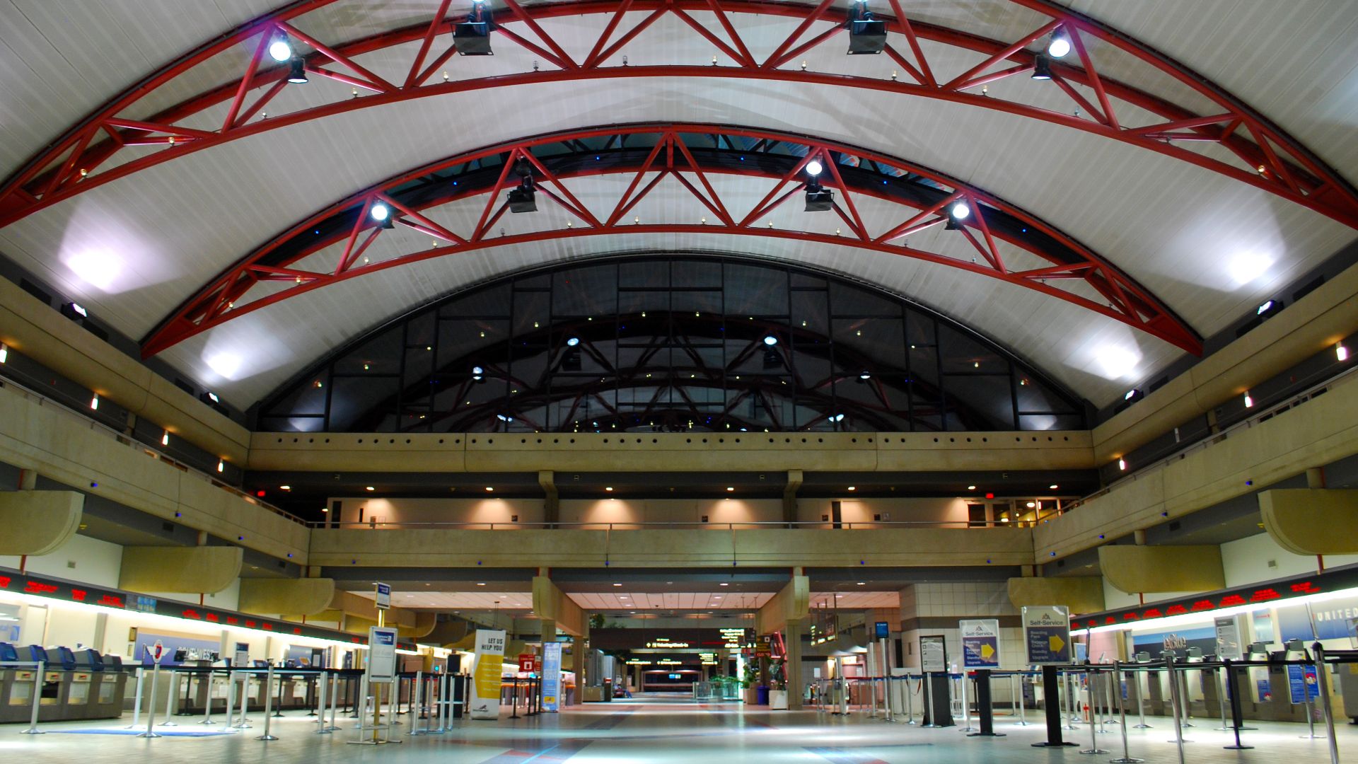 File:KPIT Land Terminal Night.jpg