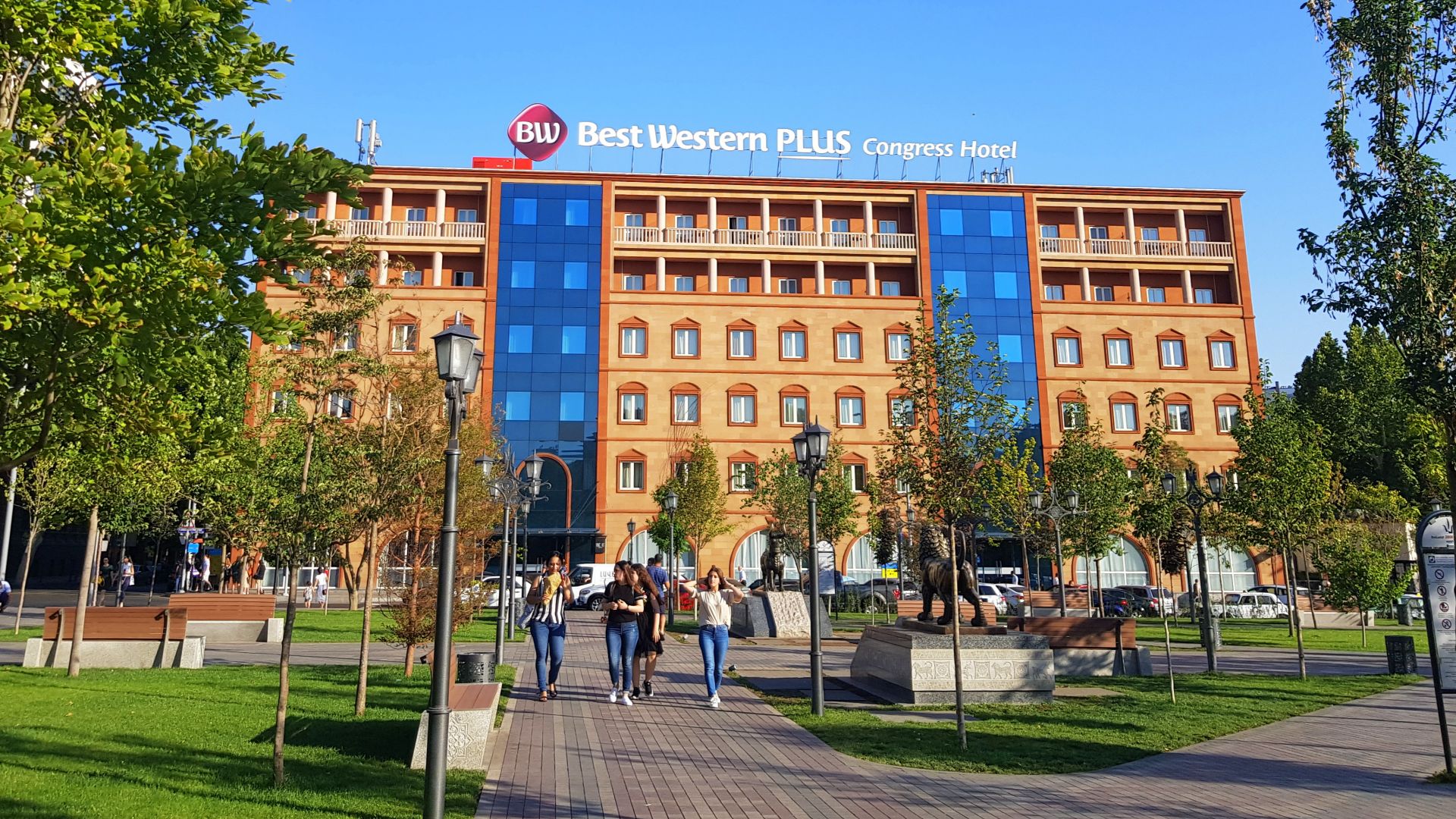 File:Best Western Plus Congress Hotel Yerevan.jpg