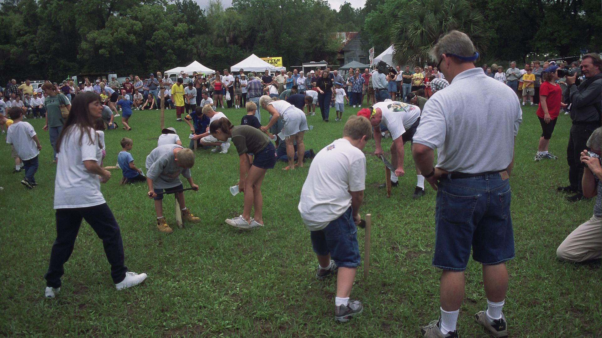 File:Big Bend Scenic Byway - Worm Gruntin' Festival - NARA - 7717291.jpg