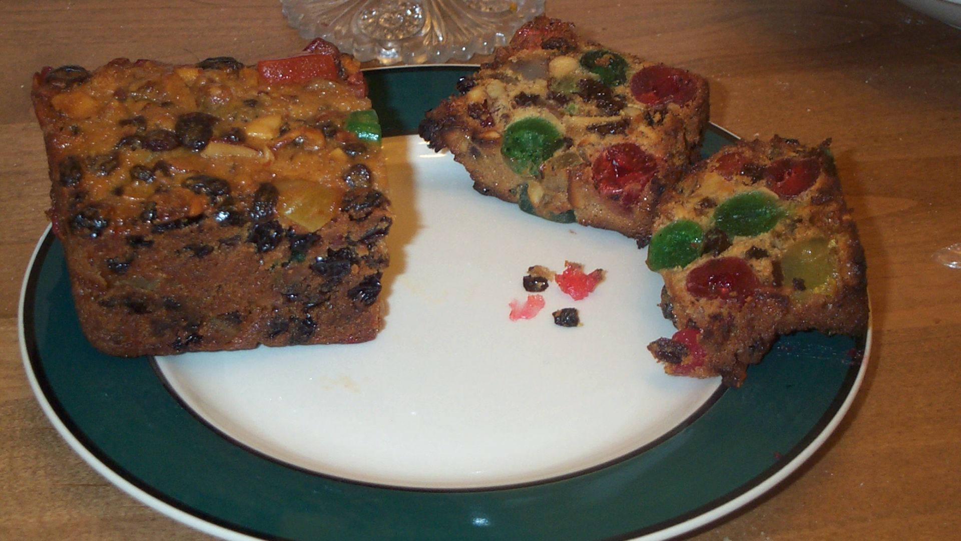 File:Traditional fruitcake.jpg