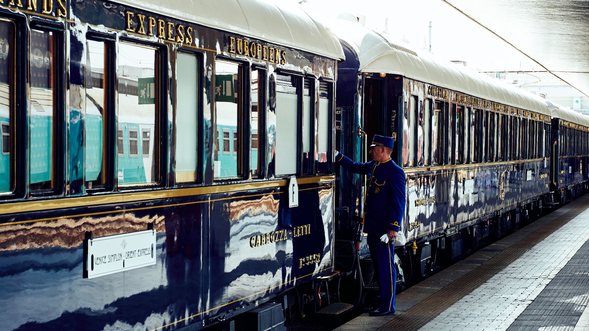 File:PermaLiv Venice Simplon - Orient - Express 31-07-19 3.jpg